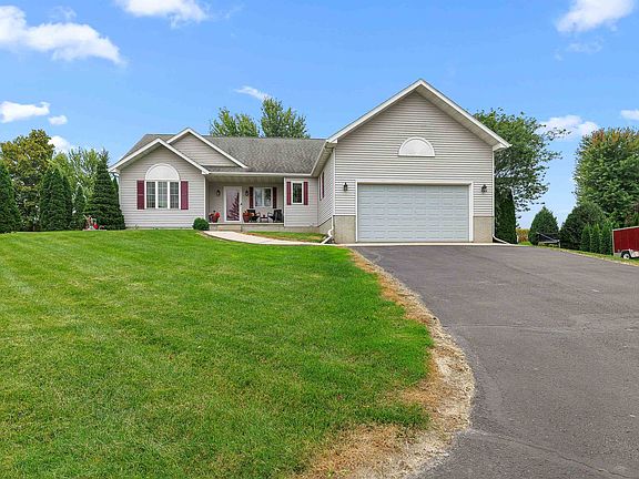 2nd image of W11025 Glen Dr