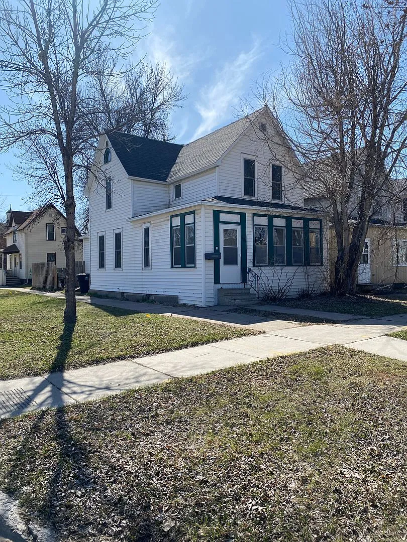 Fully remodeled 3 bedroom 2 bath near downtown and Greenway! — Photo 1