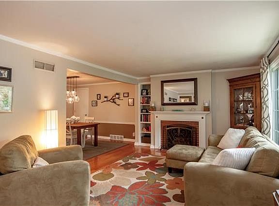 3rd image of 7346 Rosewood Dr
