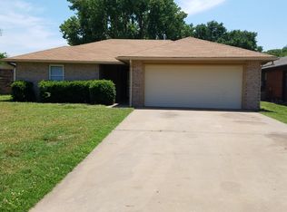 5821 Cedar Ridge Dr, Enid, OK 73703