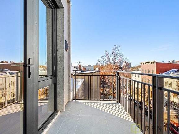 4th image of 28 Richardson St #4A