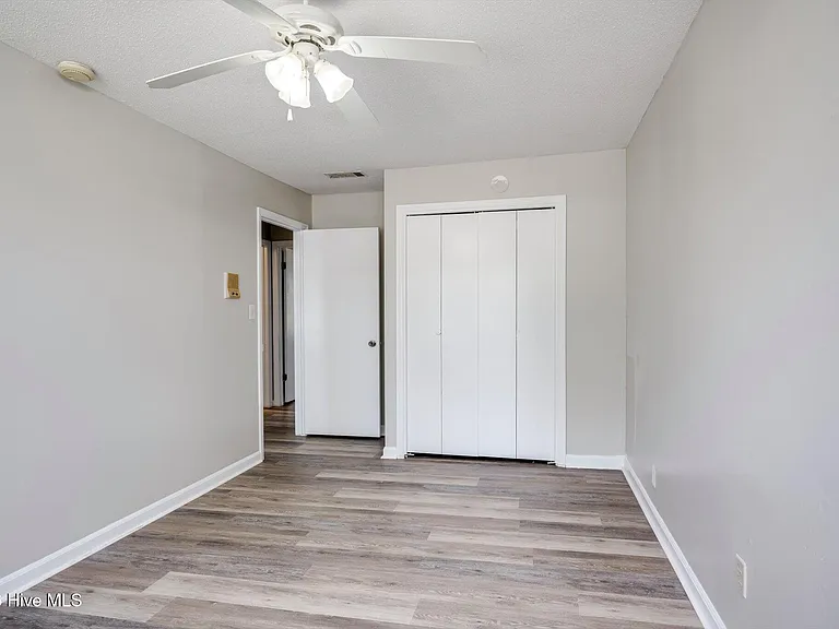 152 Holiday Dr — Photo 34