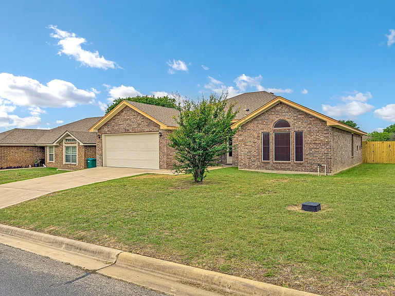221 Cedar Ridge Dr — Photo 34