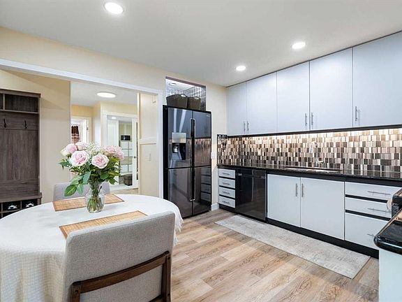 4th image of 48 W Deermont Way SE