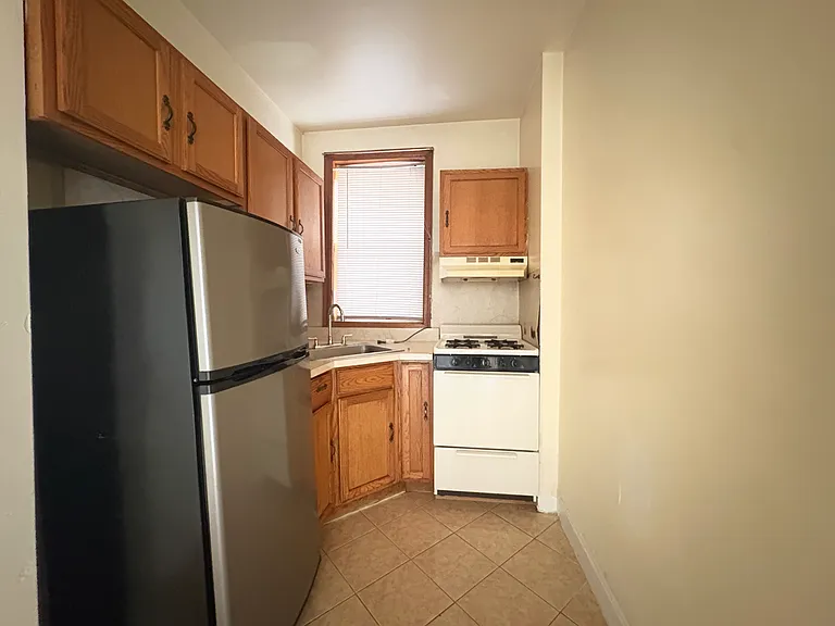 92 W 33rd St #C1 — Photo 1