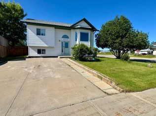 10111 NE 98a St, Sexsmith, AB T0H3C0