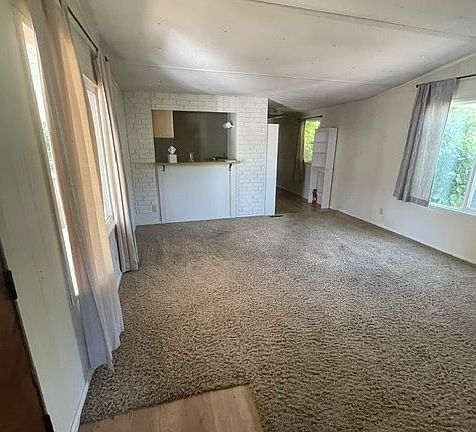 3rd image of 3900 Coburg Rd