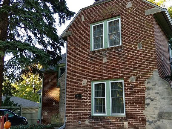 3rd image of 217 E Wood St