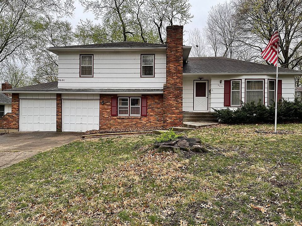 1st image of 9601 W 93rd St