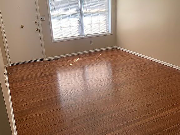 5th image of 3208 Wellingmoor Ave