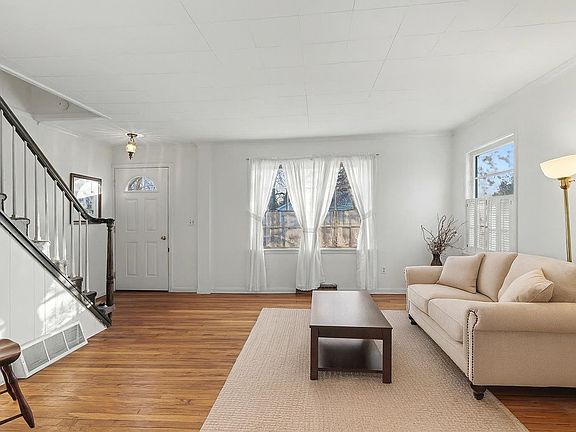 3rd image of 305 Cornell St