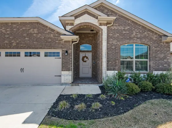 712 Blackthorne Dr, Red Oak, TX 75154