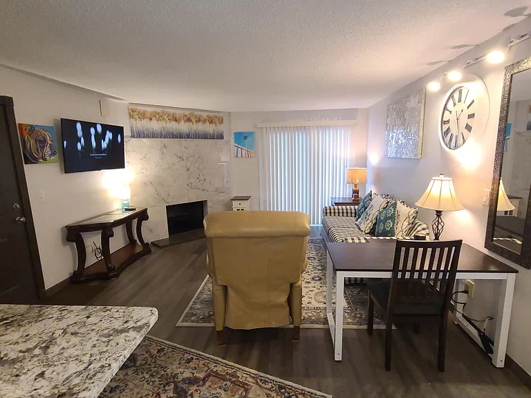 331 Wright St #201 — Photo 1