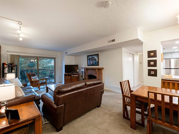 4th image of 950 Park Ave #146
