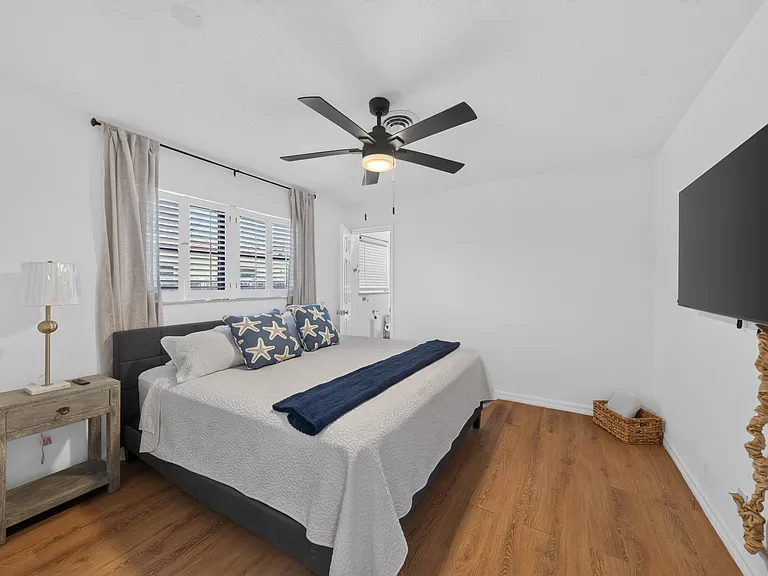 4431 NE 28th Ave — Photo 43