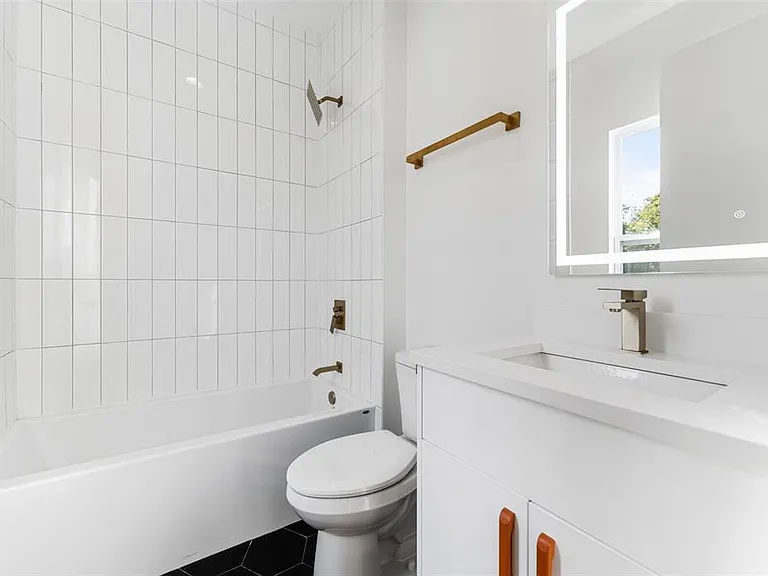 102 W Adalee St #4 — Photo 24