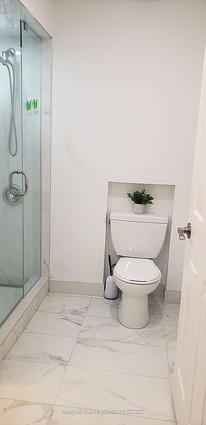 Aurora House for rent - 2 Bedrooms — photo 11