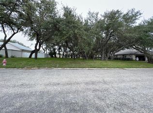 114 Peachtree Dr, Rockport, TX 78382