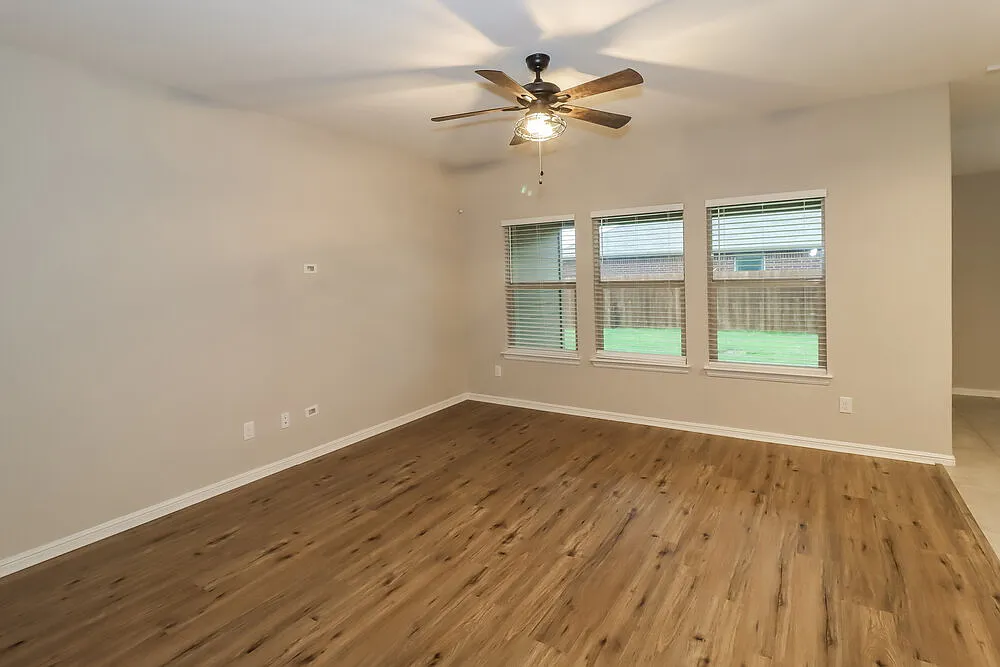 4 bed, 2.0 bath, 1780 sqft, $2,315 — Photo 3