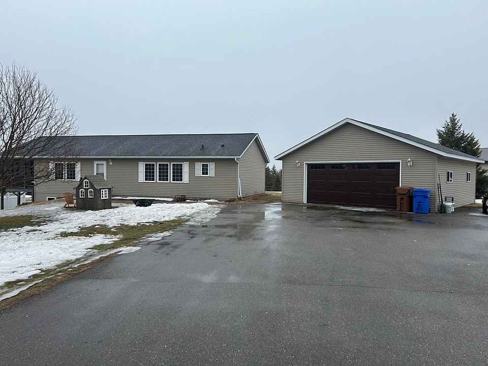 1st image of 2257 Long Lake Rd