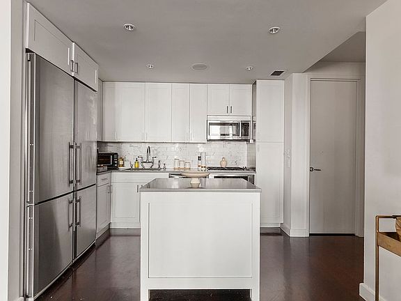 4th image of 333 Rector Pl APT 1009
