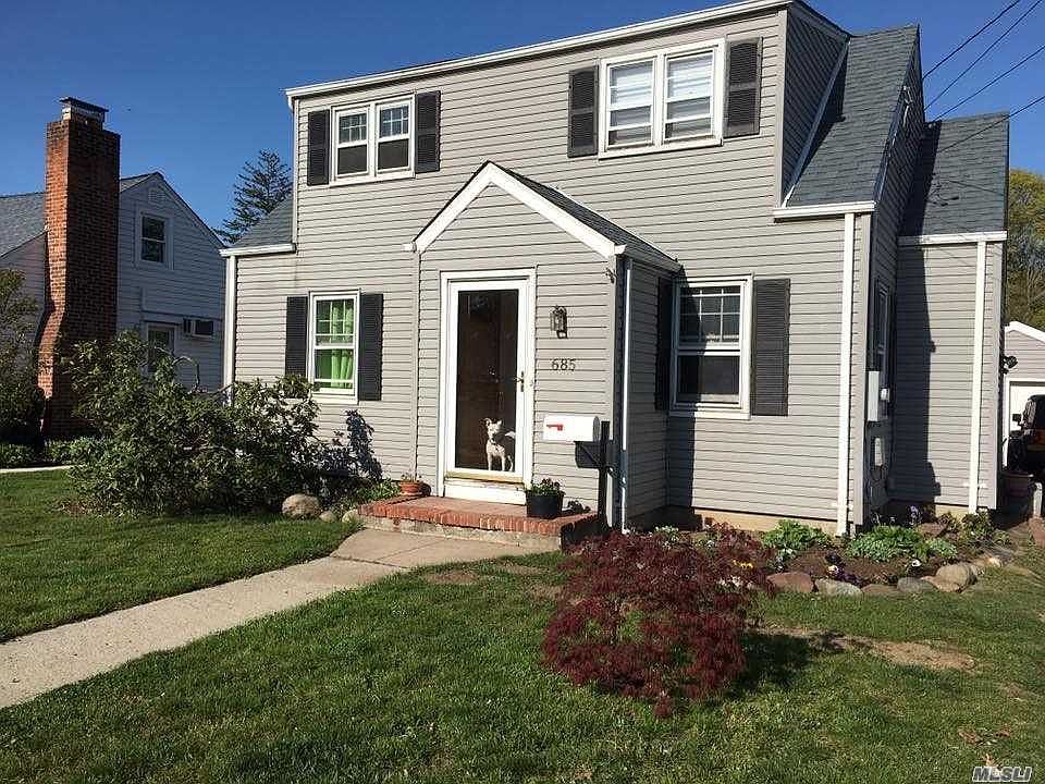 1st image of 685 Deer Park Ave