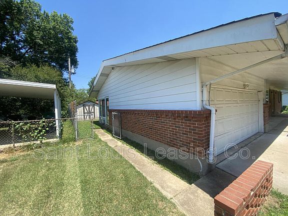3rd image of 1333 Petite Dr