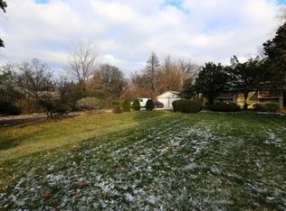 905 S Busse Rd, Mount Prospect, IL 60056