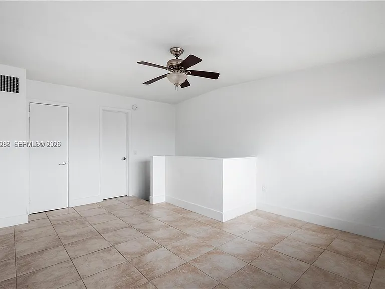 932 SW 6th St #5 — Photo 18