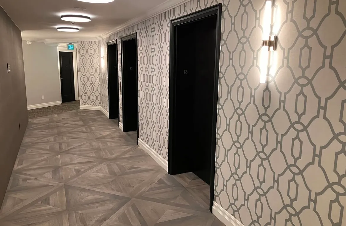 220 Forum Dr — Photo 2