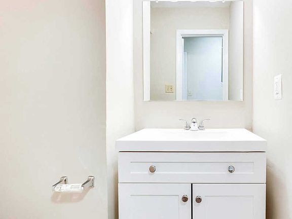 5th image of 4644 Woodway Pl