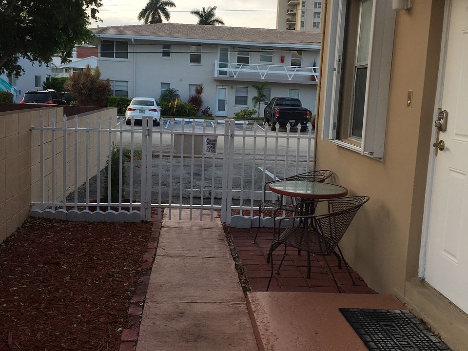 2nd image of 2862 NE 32nd St APT 10