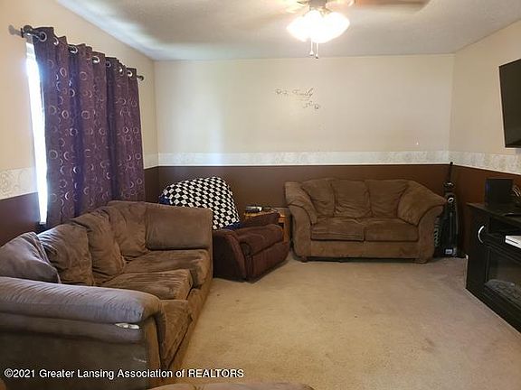 2nd image of 308 S Sherman St