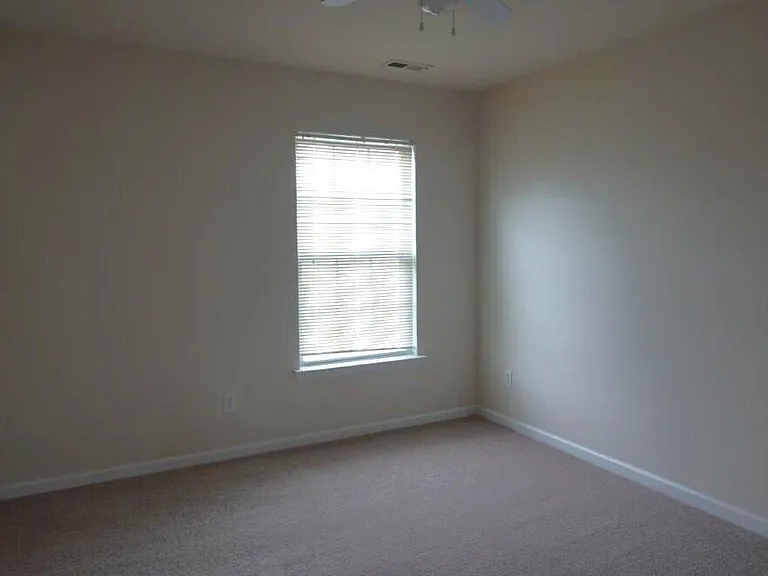 205 Whitney Oaks Ln — Photo 11