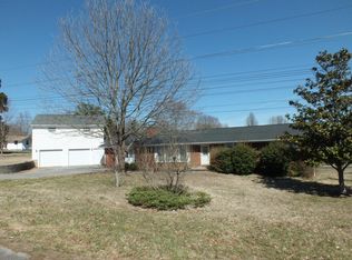 1291 Clarke Rd, Lenoir City, TN 37771