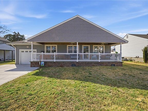 2nd image of 29 Lancaster Ter