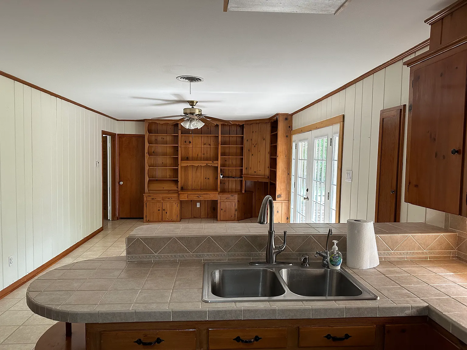 3 bed, 1694 sqft, $2,000 — Photo 2