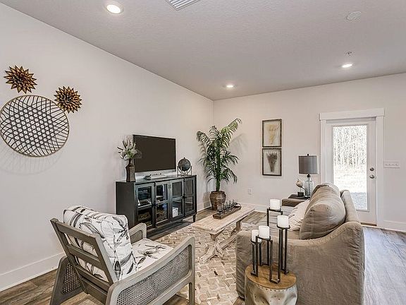5th image of 6356 Grove Park Dr
