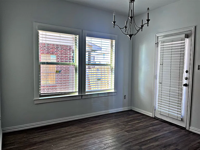 4916 Villas Dr #4916 — Photo 5