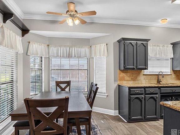 4th image of 3986 Karen Elizabeth Dr