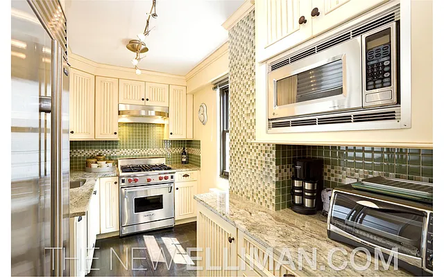 Sold by Douglas Elliman | media 14