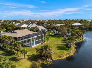 673 E Rocks Dr, Sanibel, FL 33957