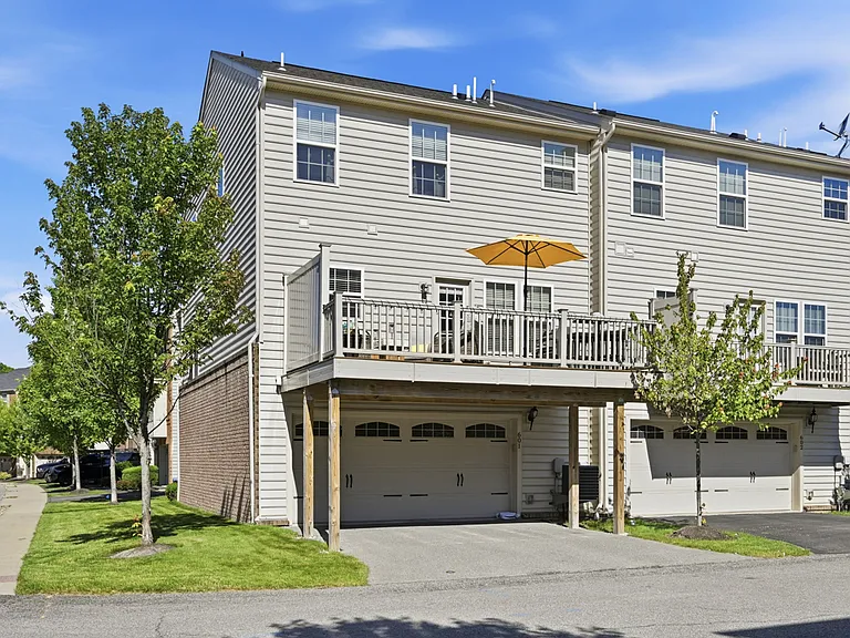 601 Pointe View Dr — Photo 38