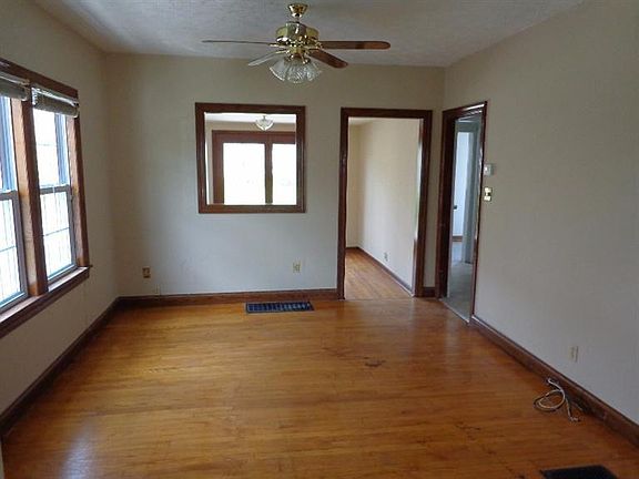3rd image of 715 Bellaire Ave