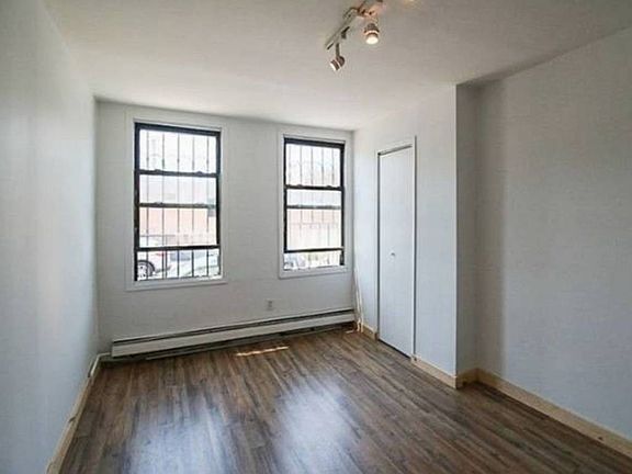 4th image of 139 Henry St APT 2