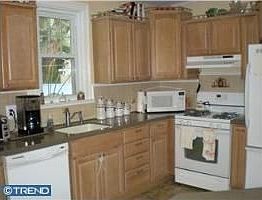 2nd image of 371 Lakeview Ave