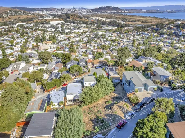779 Humboldt Rd, Brisbane, CA 94005