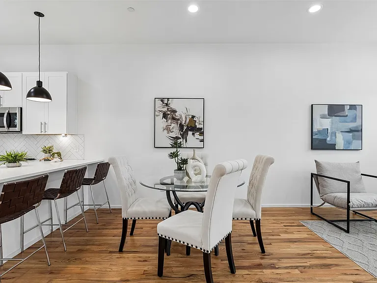 5647 Live Oak St #101 — Photo 9