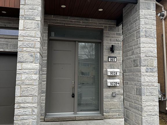 3rd image of 902 Pinecrest Rd #A