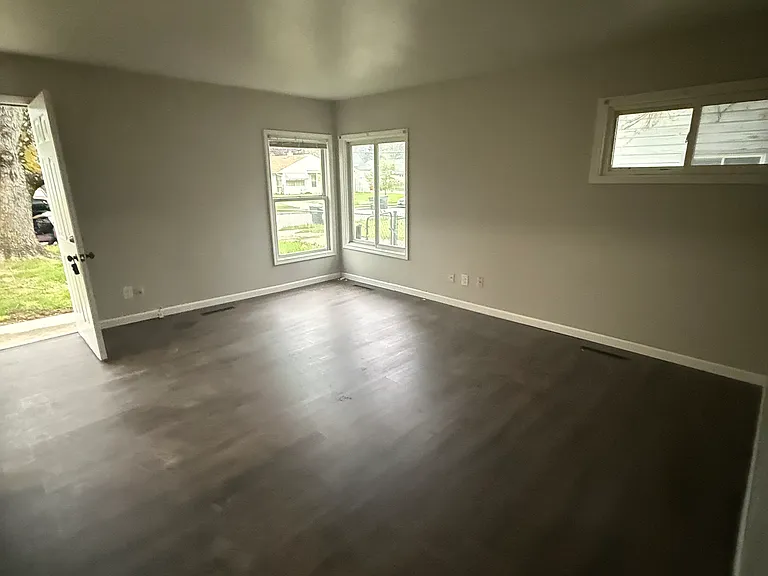 2282 Dawnlight Ave — Photo 2